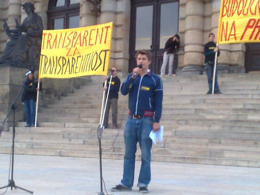 Demonstrace - Budoucnost není na prodej!