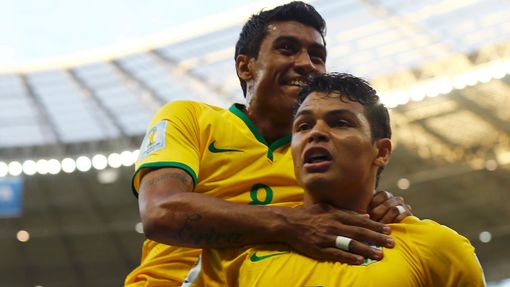 Thiago Silva a Paulinho na MS 2014.