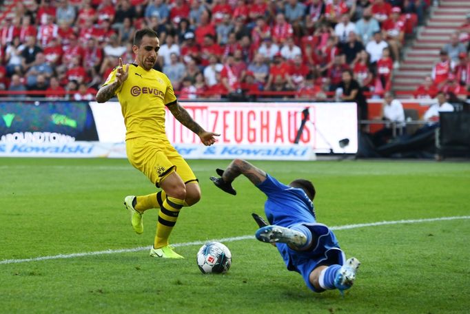 Soccer Football - Bundesliga - 1. FC Union Berlin v Borussia Dortmund - Stadion An der Alten Forsterei, Berlin, Germany - August 31, 2019  Borussia Dortmund's Paco Alcace