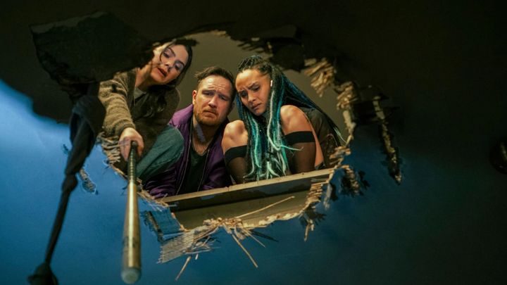 Netflix natáčel v Praze. Pro thriller Cihla vznikl v ateliérech tajemný bytový dům; Zdroj foto: Netflix
