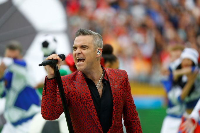 Robbie Williams v roce 2018 na moskevském stadionu Lužniki, kde byl hvězdou zahajovacího ceremoniálu fotbalového mistrovství světa.