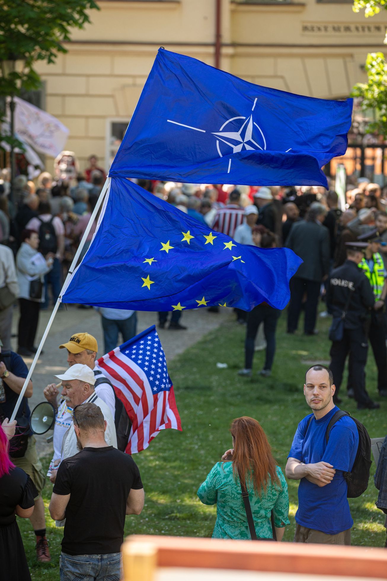 První máj 2024, oslavy svátek práce, svátek lásky, 1. květen - EU, Evropská Unie, NATO