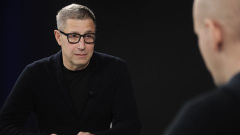 Mrazivý simulátor válečné hrozby. Začalo to drony na Václaváku, líčí “premiér” Mlynář