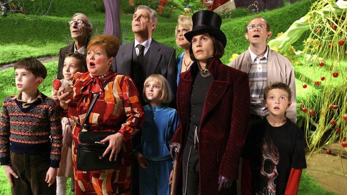 Dahlovu knihu Karlík a továrna na čokoládu v roce 2005 zfilmoval Tim Burton s Johnnym Deppem v roli Willyho Wonky.