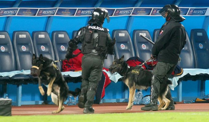 EL, Slovan-Sparta: řádění fanoušků