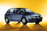 Fiat v roce 2001 ukázal Stilo. Kompaktní hatchback, později doplněný kombi SW, na jehož mušce byly především Ford Focus a Volkswagen Golf. Prodeje vozu, možná i kvůli až příliš konzervativnímu designu, nešly podle předpokladů Italů. Stejný osud potkal i nástupnické Bravo.