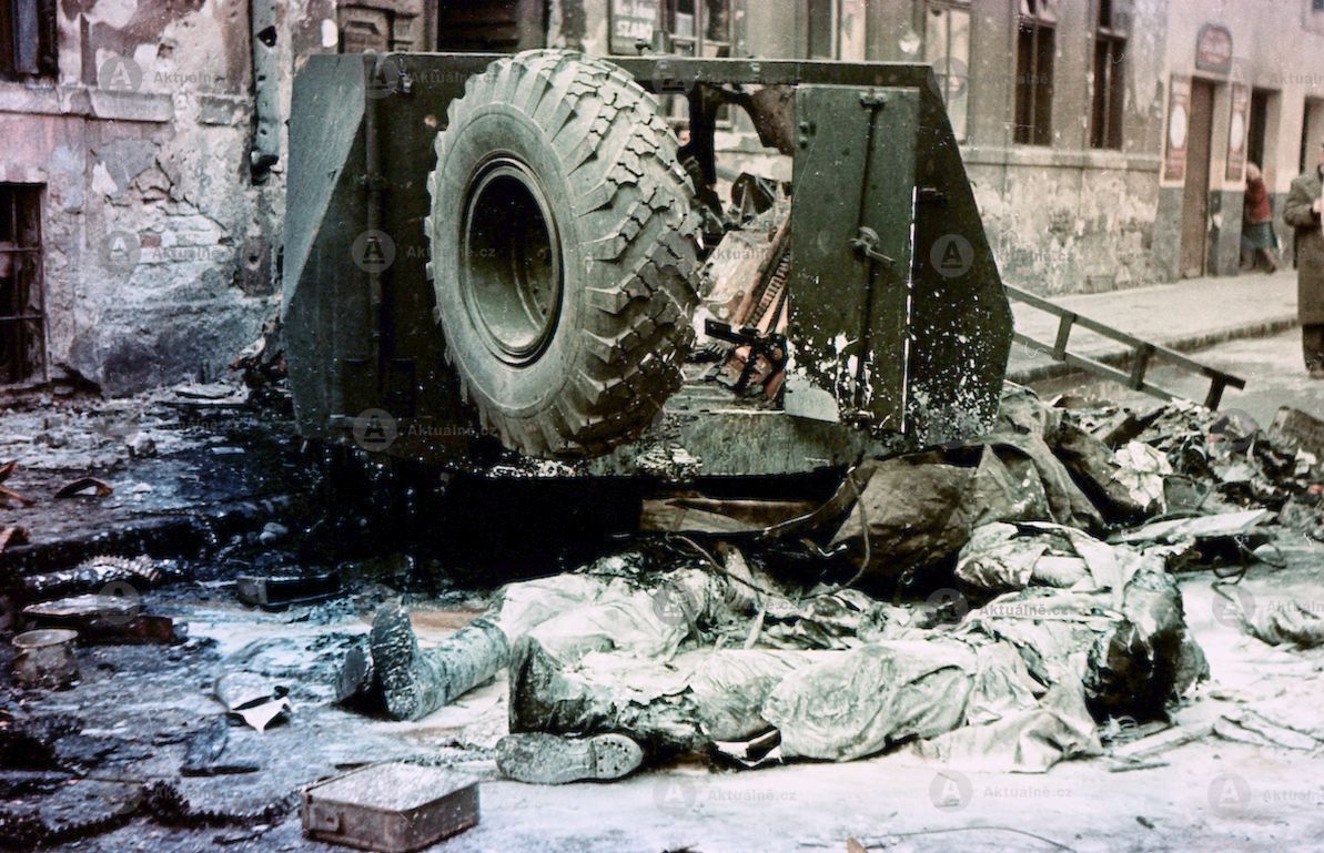 Jednorázové užití / Fotogalerie / Povstání v Maďarsku 1956 / Barva / Estost