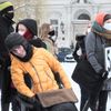 Klárov 2 - demonstrace - pátý stupeň, postižení, handicapovaní, vozíčkáři, sníh, zima