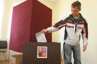 Volby jsou podle třetiny mladých Čechů ztráta času. Politikům nevěří, ukazuje průzkum