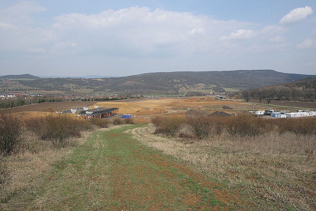 Uhlí na dálnici D8