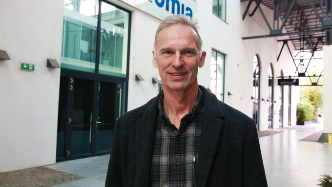 Olympijský vítěz z Nagana Dominik Hašek před redakcí Aktuálně.cz v březnu roku 2024