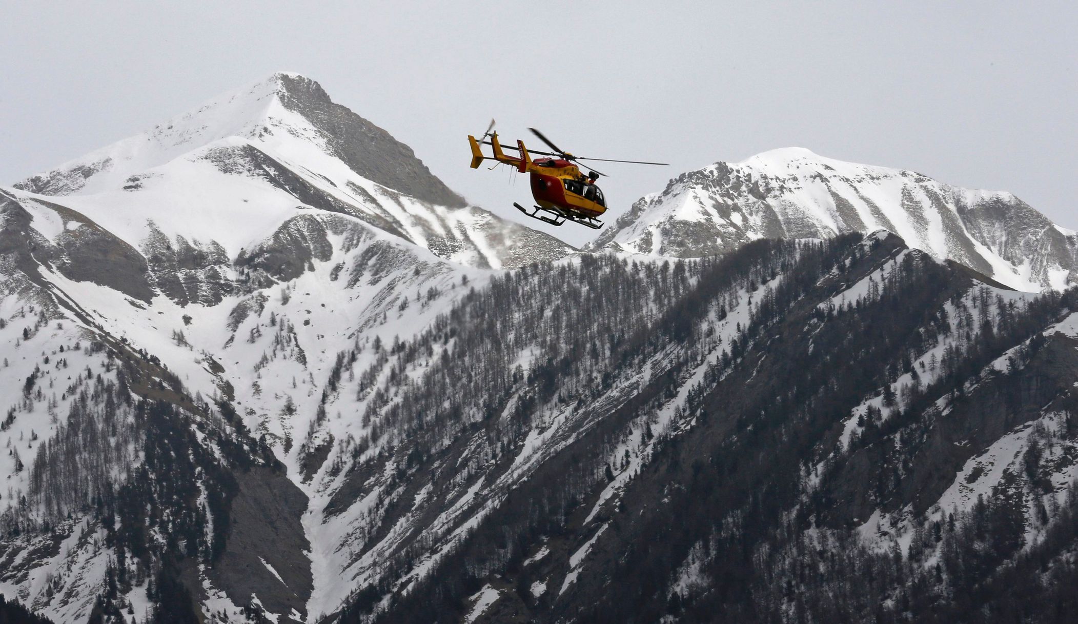 Helikoptéra hledá ve francouzských Alpách trosky Airbusu A320.