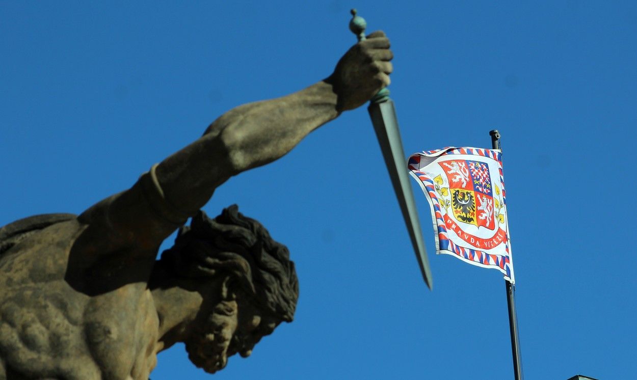 Pražský hrad Pravda vítězí vlajka standarta