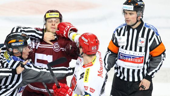 Vstup Sparty do play off: Góly, pěsti, vítězství