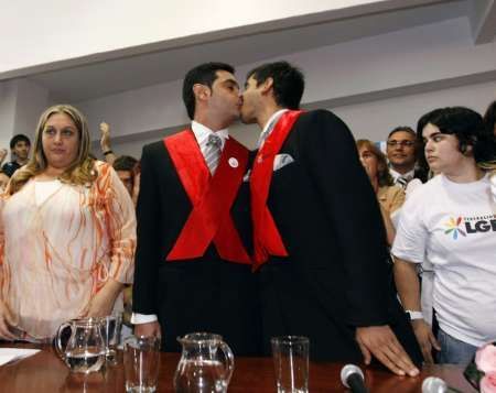 První svatba homosexuálů v Latinské Americe - Argentina