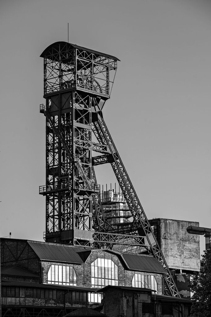 Fotografie z knihy Ostrava industriální a moderní (Martin Strakoš, Josef Horázný a Martin Štěrba)