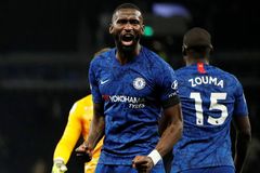 Kdy už tenhle nesmysl skončí? Rüdiger si stěžuje na "idioty" z Tottenhamu