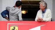 Formule v Monte Carlu tradičně láká hvězdy světového šoubyznysu. Sobotní dění na trati si nenechali ujít herec Michael Douglas (vpravo)...