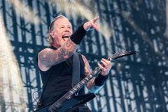 Metallica ruší turné v Austrálii, frontman Hetfield jde na odvykací kúru