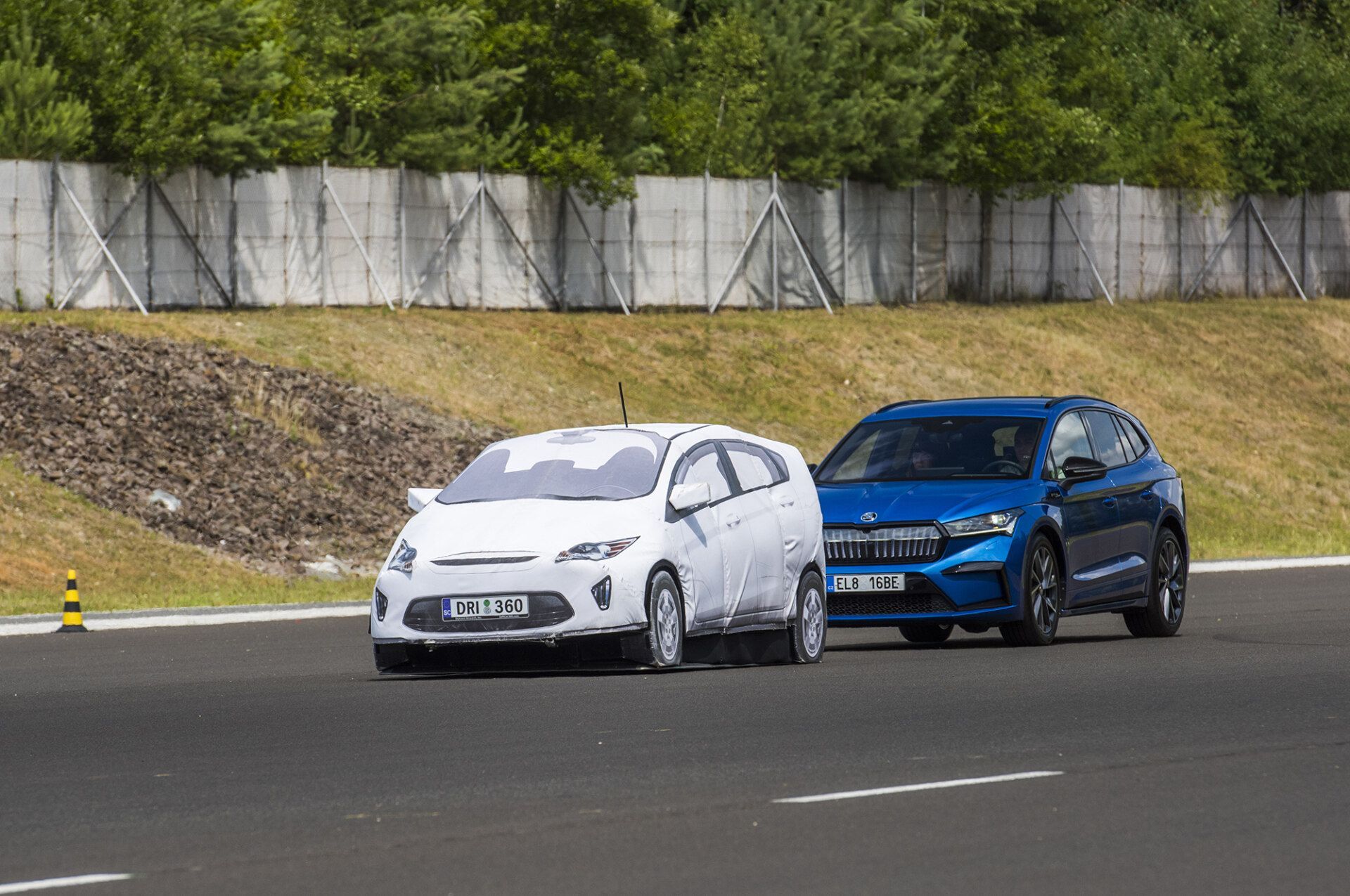 Jízdní asistenty, testování Škoda Auto 2023