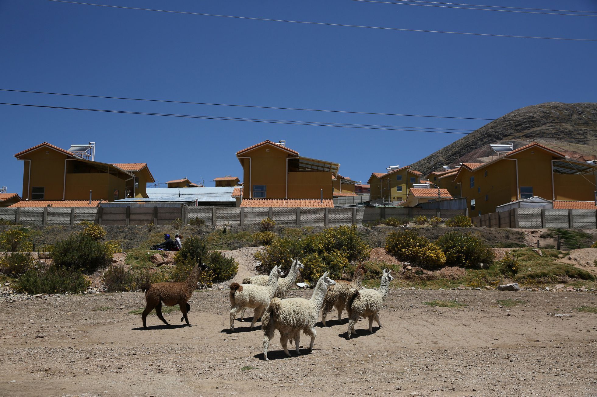 Přesídlená vesnice, Peru