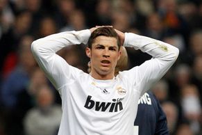 Jak Ronaldo a spol ukrývali tváře do dlaní a jak se vrátil Beckham
