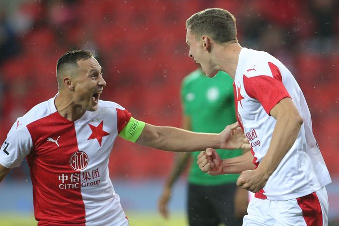 Jan Bořil a Lukáš Provod slaví v zápase 2. kola F:L Slavia - Příbram