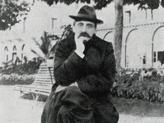 Marcel Proust v lázeňském městě Évian roku 1905.