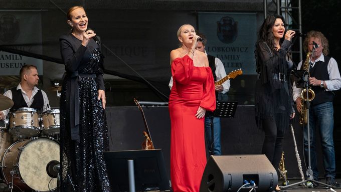 Monika Absolonová, Bára Basiková a Ilona Csáková během turné Kleopatry 2025.