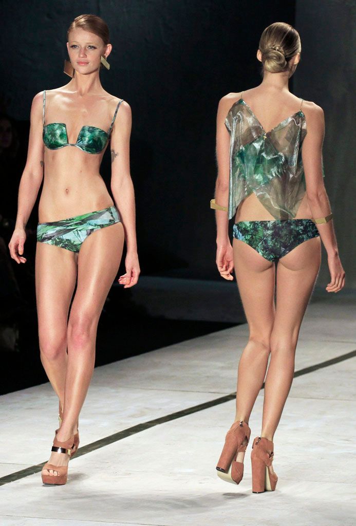 Léto ještě nezačalo, a už jsou tu plavky pro léto 2012