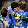 Fotbal, finále Evropské ligy, Chelsea - Benfica: Juan Mata, Petr Čech a Branislav Ivanovič