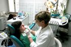 Zubaři kritizují Němečkovy plány na zrušení poplatků