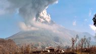 Přes 350 obětí - říjen až listopad 2010, Merapi (Indonésie): Série erupcí jedné z nejaktivnějších sopek na světě, indonéského vulkánu Merapi na ostrově Jáva, si vyžádala životy více než 350 lidí.