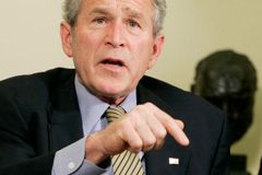 Pět let války v Iráku hájí Bush odkazem na Boha