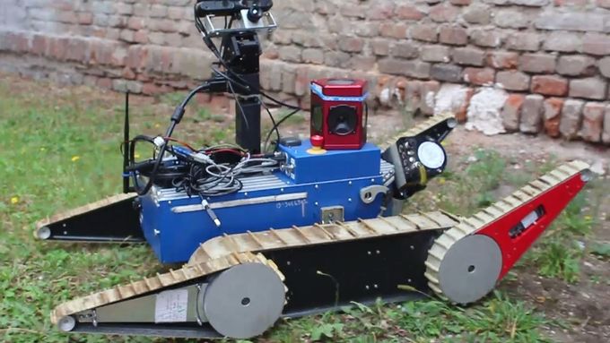 Český robot, který pomůže v Itálii po zemětřesení záchranářům.