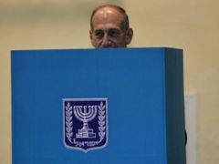 Popularita premiéra Ehuda Olmerta po válce s Hizballáhem poklesla. Většina Izraelců není spokojena s jejím výsledkem.