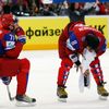Finále MS 2010 v hokeji, Česko - Rusko: Zklamaní Ilja Kovalčuk (vlevo) a Alexandr Ovečkin
