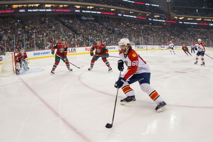 Florida Panthers forward Jaromir Jagr (68) skates after the puck in the first period against the Minnesota Wild