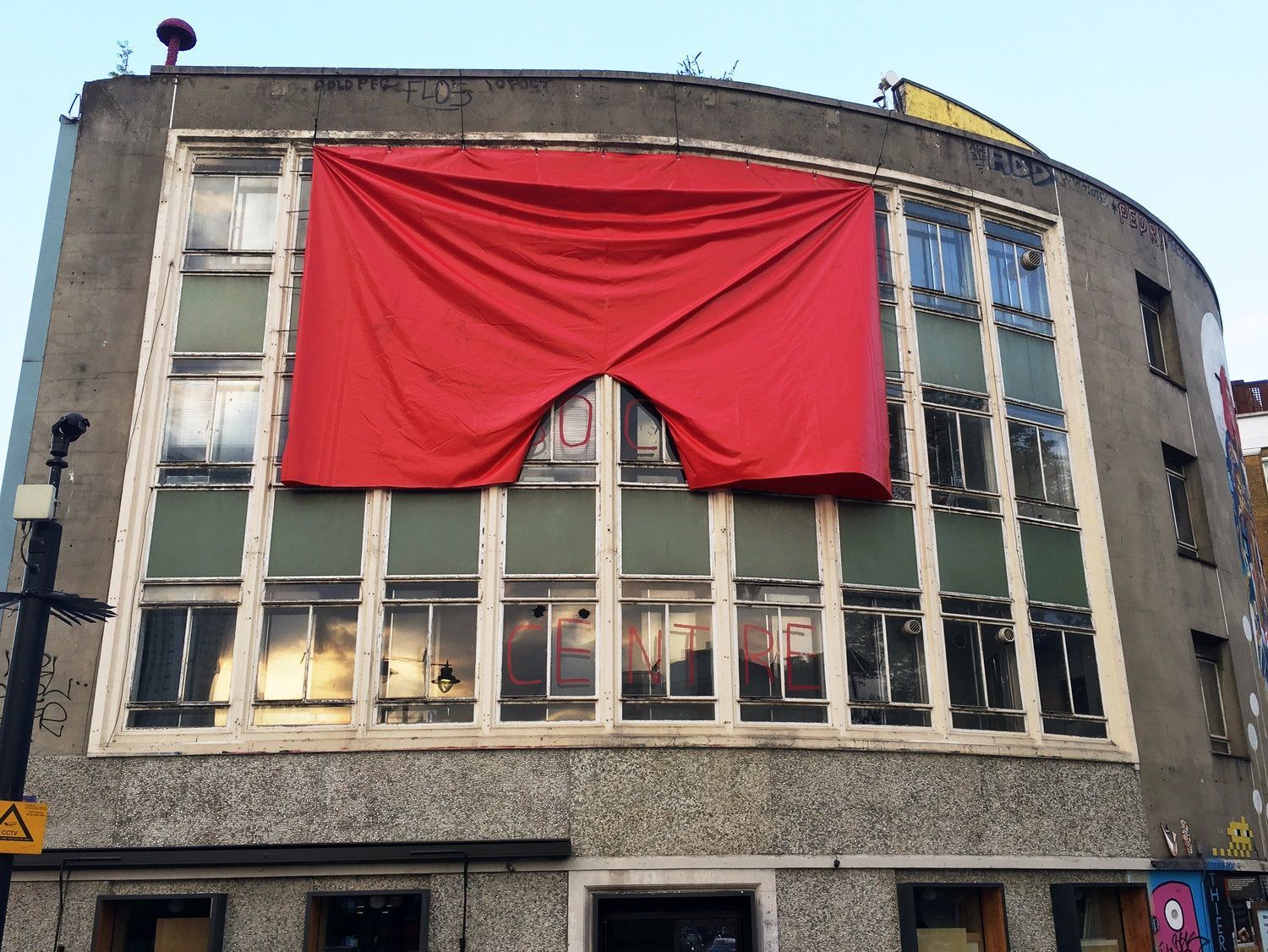 Red Gallery, Londýn, červené trenýrky, Ztohoven