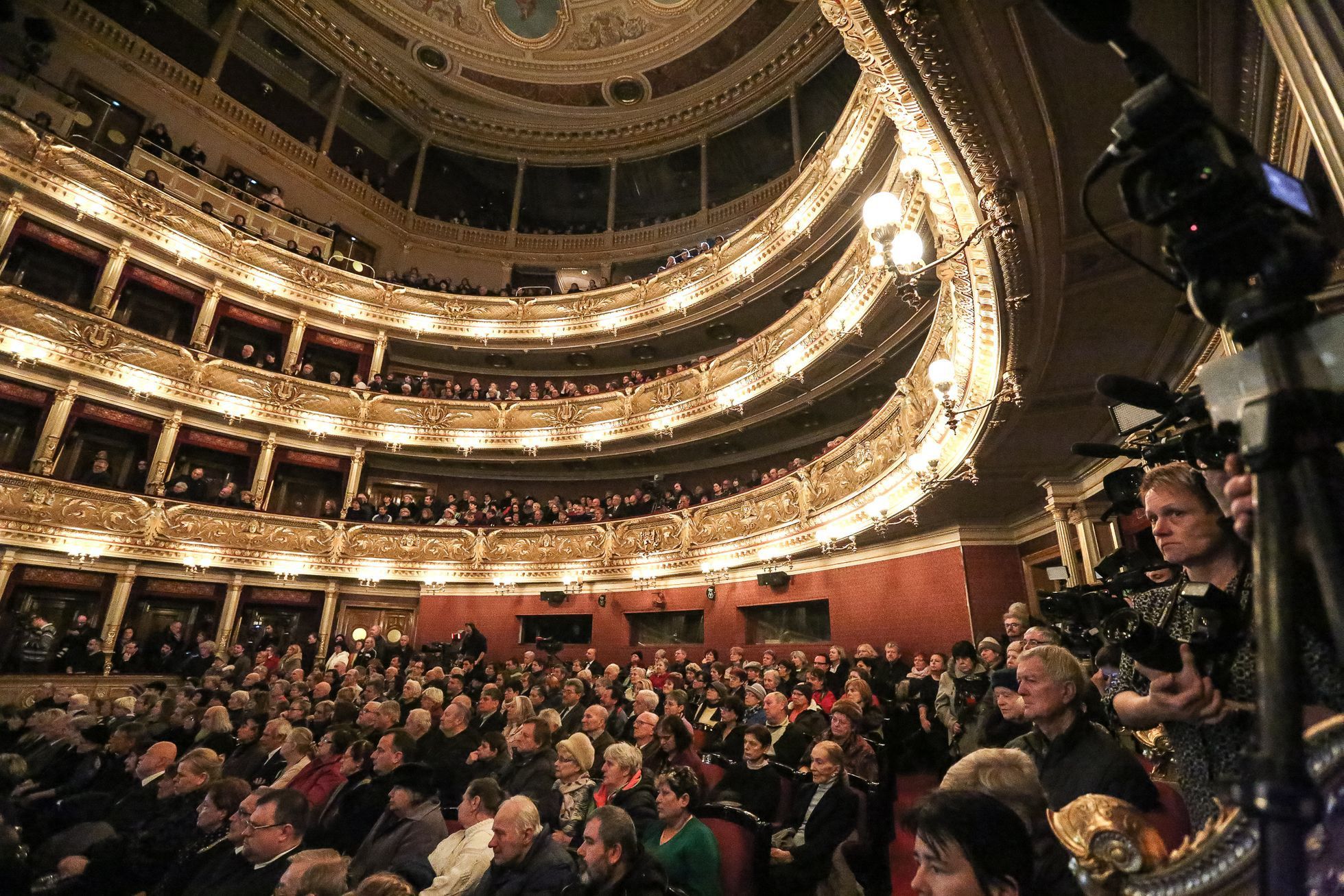 Pohřeb herce Ludka Munzara, Národní divadlo, 1. 2. 2019