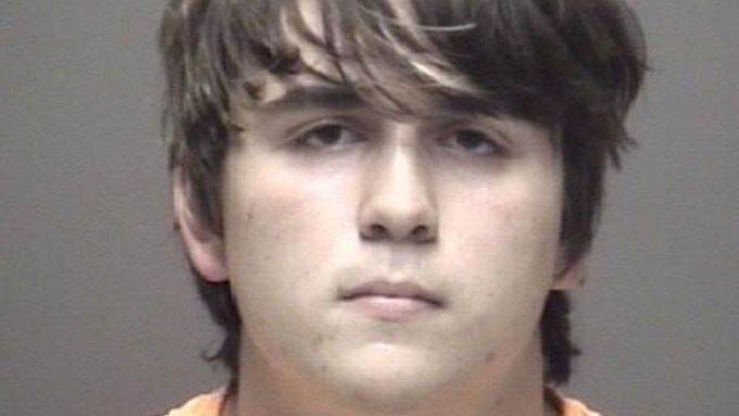 Dimitrios Pagourtzis, 17letý student, zastřelil 9 svých spolužáků a jednoho učitele na střední škole v Santa Fe v americkém státě Texas.