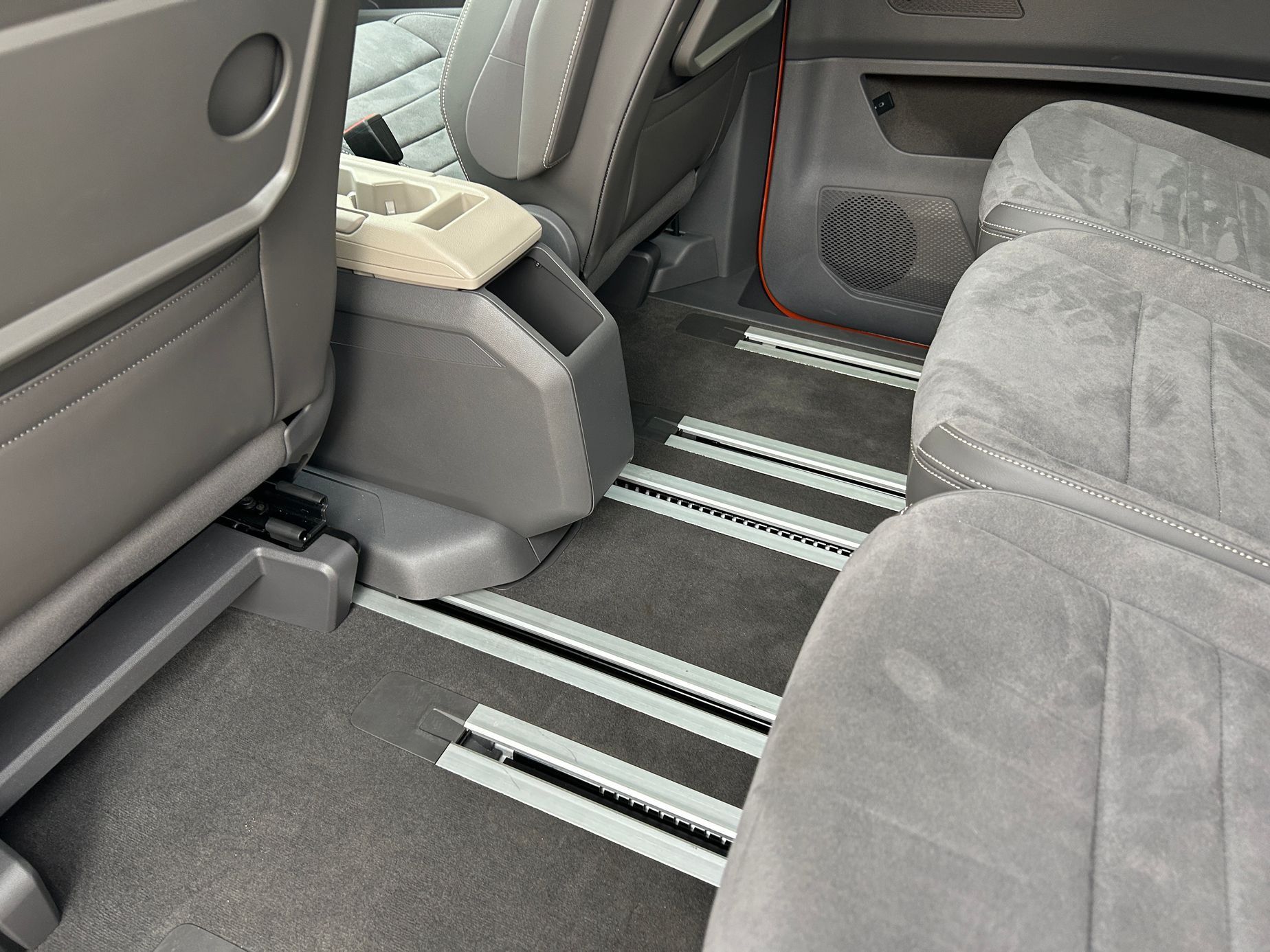 VW T7 Multivan spací box
