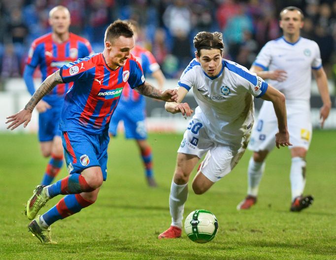 HET liga: FC Viktoria Plzeň - FC Slovan Liberec; Martin Zeman (Plzeň) a Taras Kačaraba (Liberec)