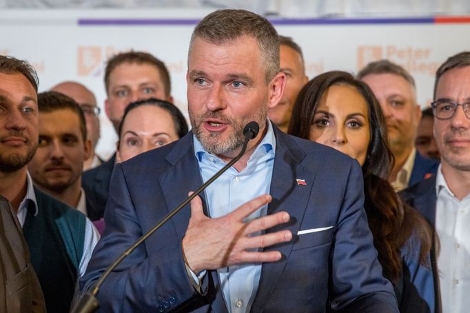 Budoucí slovenský prezident Peter Pellegrini ve svém volebním štábu. "Budu prezidentem všech a budu vždy na straně Slováků," řekl po vyhlášení výsledků voleb.