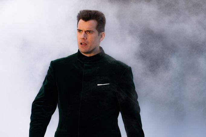 Henry Cavill ve filmu Argylle: Tajný agent.