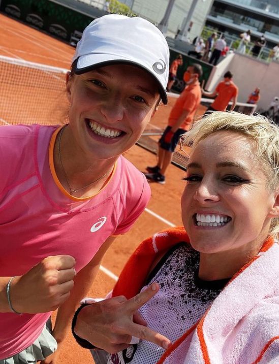 Iga Šwiateková a Bethanie Matteková-Sandsová na French Open 2021