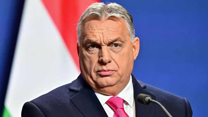 Orbán tvrdí, že vstoupí do stejné frakce jako česká ODS. Ta je kvůli Ukrajině proti