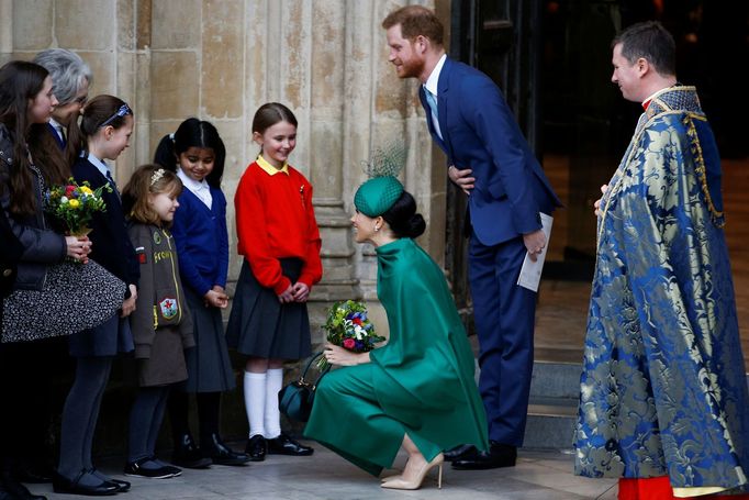 Harry a Meghan na poslední akci jako aktivní členové královské rodiny, mše za Commonwealth ve Westminster Abbey.