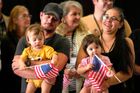 Někteří Afrikánci zamíří do států ovládaných demokraty, například do Minnesoty, která má pověst vstřícnosti k uprchlíkům, jiní do republikánských států jako Idaho nebo Alabama. Podle mluvčí ministerstva zahraničí USA Tammy Bruceové bude v příštích měsících následovat další skupina bělošských Jihoafričanů.