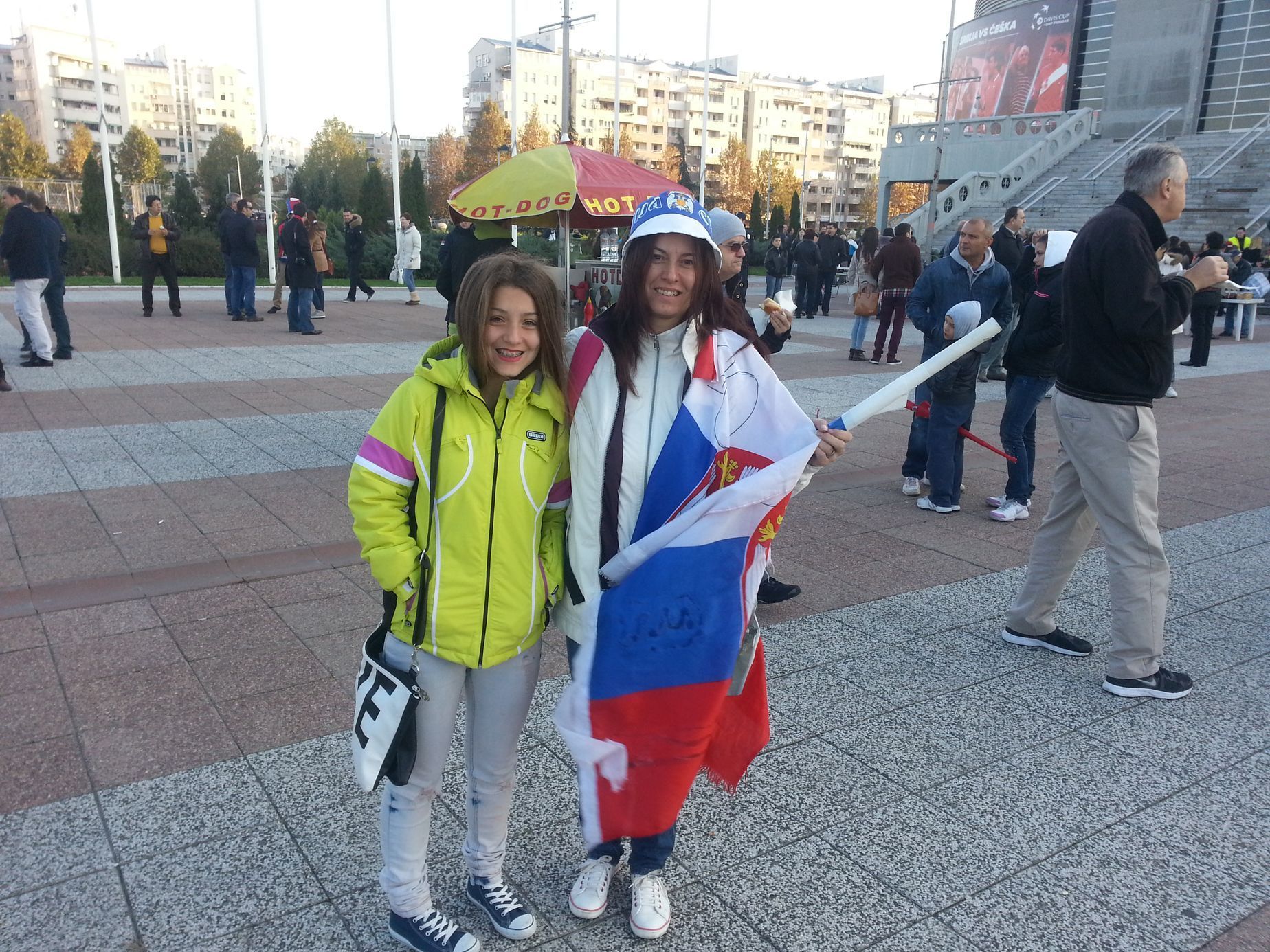 Davis Cup v Bělehradu: Fanoušci před arénou